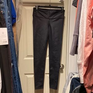Alo shimmery black xs 28”mid rise black worn once